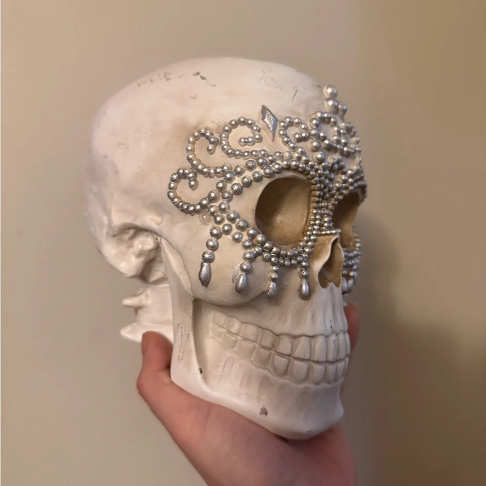 Embellished Decorative Skull Accent - White with Silver Beading NEW - Picture 3 of 4